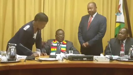 Zimbabve Devlet Başkanı Mnangagwa'ya Kolera Aşısı
