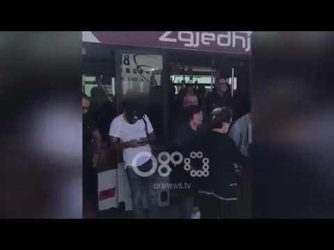 Ora News - Edhe në shtator udhëtarët mbeten në aeroport, nuk dëmshpërblehen