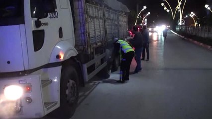 Freni Arızalanan Pancar Yüklü Kamyonu 4 Kilometre Sonra Durdurabildi