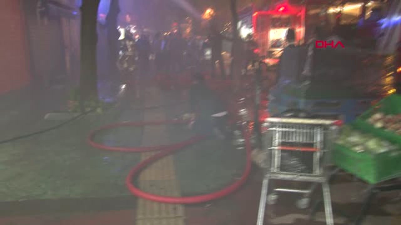 İstanbul-Yangında Mahsur Kalan Anne ile Engelli Kızı Kurtarıldı