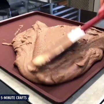 Marvelous desserts that are too stunning to eat. :ovia instagram.com/amauryguichon