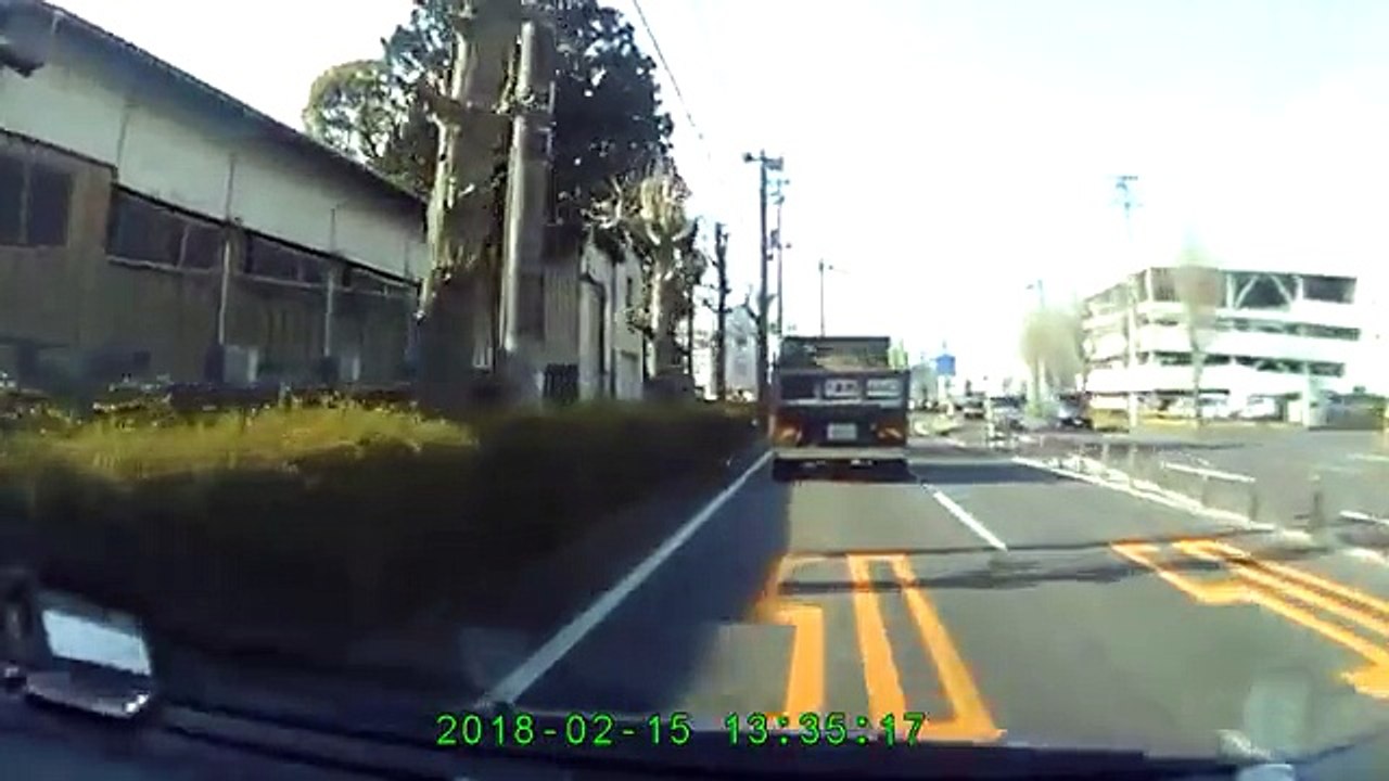 ウインカーすら出せないキチガイラパン