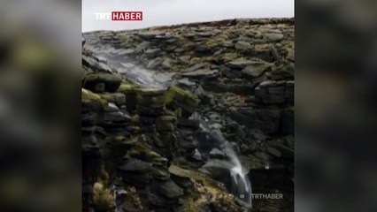 Şiddetli fırtınanın etkisiyle şelalenin suyu tersine aktı