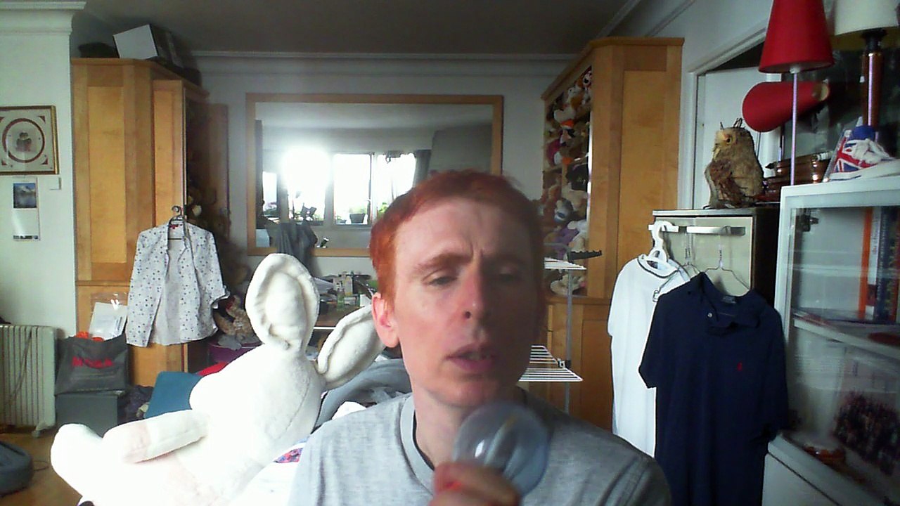 Wiwi égratigne "u & me" de Phyllisia Ross