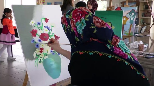 Vanlı kadınlar belediye kurslarıyla meslek sahibi oluyor - VAN