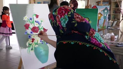 Vanlı kadınlar belediye kurslarıyla meslek sahibi oluyor - VAN