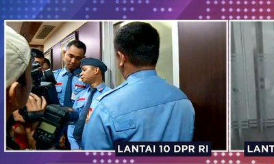 Polisi Olah TKP di Lantai 10 dan 20 Gedung DPR