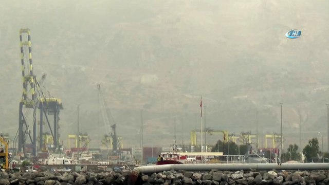 - İskenderun Körfezi'ni toz bulutu kapladı