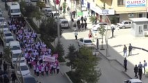 Hakkari'de Meme Kanseri Farkındalık Yürüyüşü Düzenlendi