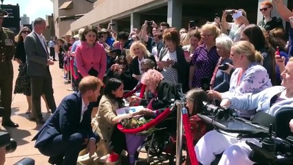 98 வயது பிரெண்டை மனைவிக்கு அறிமுகம் செய்து வைத்த இளவரசர்-வீடியோ