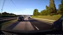 Ce conducteur va avoir un réflexe incroyable qui lui sauve la vie !