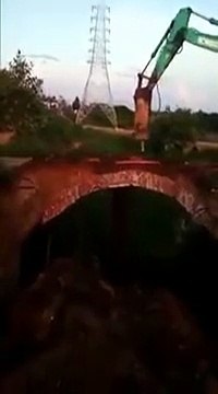 Il voulait démolir un pont mais ça tourne mal pour lui