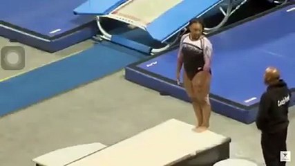 Göklerde uçan taklacı kız