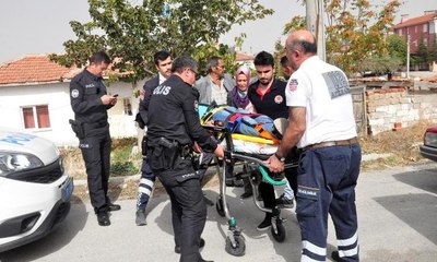 Boşanma davası çıkışı taşla saldırdı