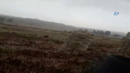 Patates Toplayan İşçiler Doludan Römork Altına Saklanarak Korundu