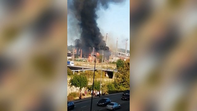 Nuevas imágenes del terrible incendio en ArcelorMittal y de la nube contaminante sobre Avilés, Asturias
