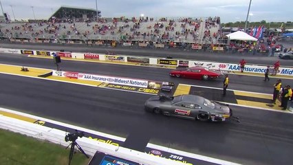 Un dragster a un problème de parachute et le pilote ne peut plus s'arrêter