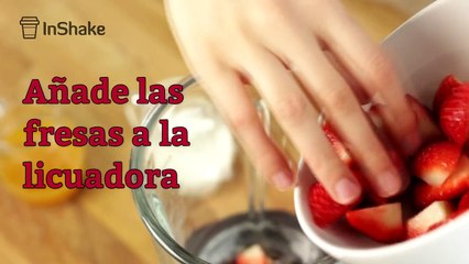 Batido de fresas, zumo de durazno y leche