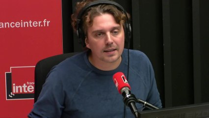 Mathilde et Philippe de Belgique commentent l'actualité française - Le Sketch avec Angèle