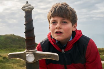 The kid who would be king - Official Trailer (HD)