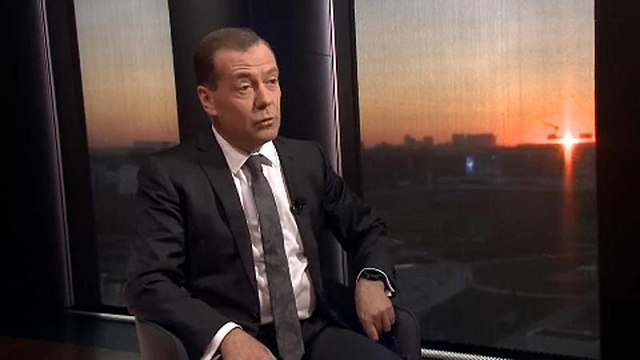 О санкциях, пенсиях и ЕС: интервью Дмитрия Медведева