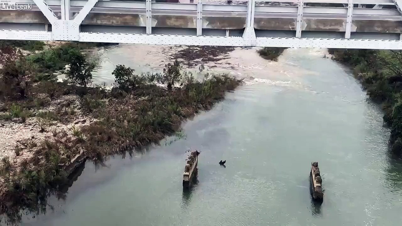 Inondations éclairs en quelques secondes cette rivière devient un torrent !