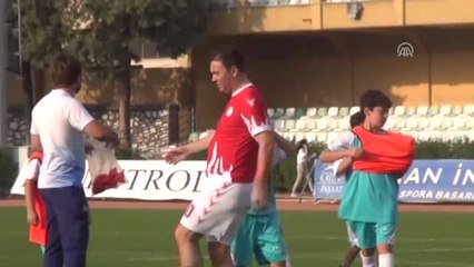 Futbolun Efsaneleri Gençlerle Buluşuyor" Projesi