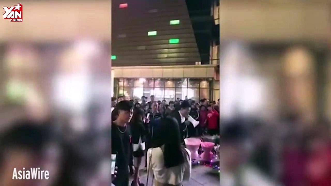 Chàng trai cầu hôn người yêu bằng cách hẹn đọ sức với tình địch