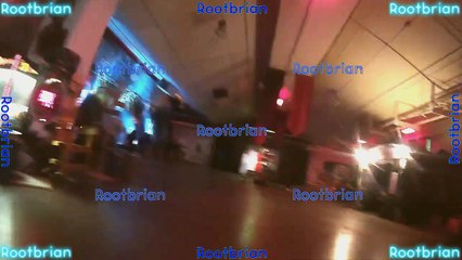 Screemers - First few days of crowds in a dark building