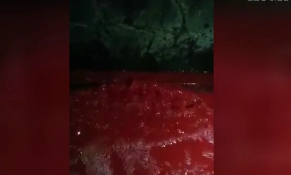 Warna Air Merah Diduga Tercemar Limbah Pabrik