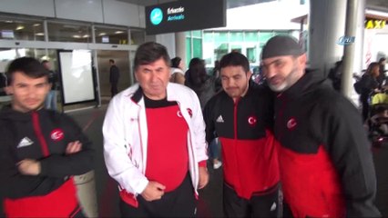 Serbest Güreş Milli Takım kafilesi Budapeşte'de