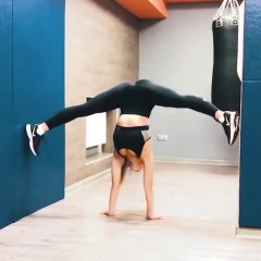 Cette fille est tellement souple