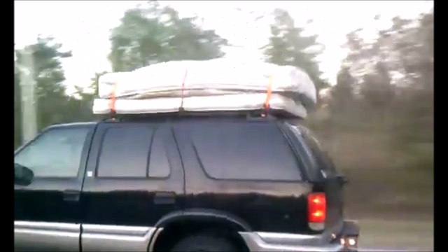 Quand 2 matelas font des cochonneries sur le toit