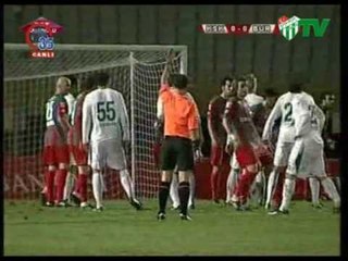 Karşıyaka 0 - Bursaspor 1 İlk Yarı Sonucu (Özet) (21.12.2010)