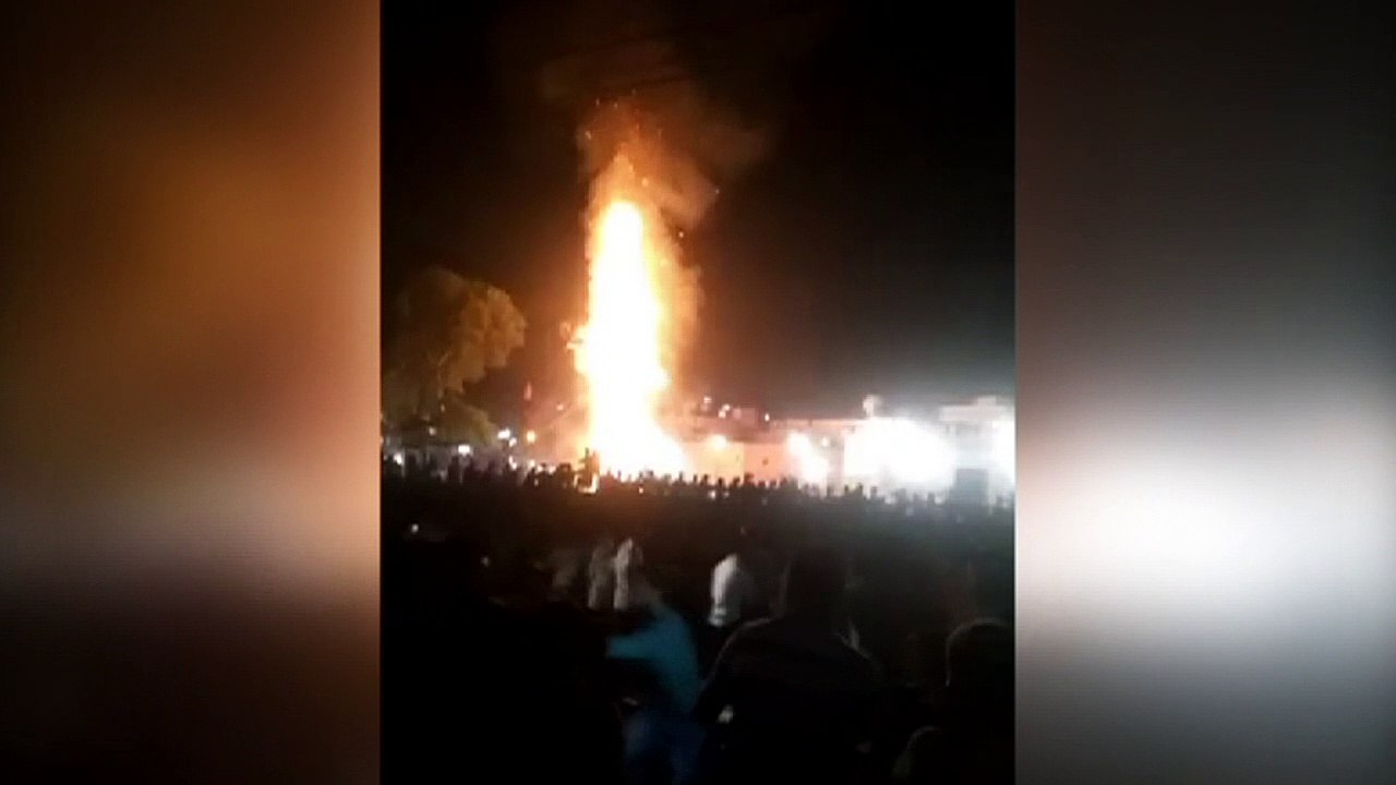 Zug rast in Menschenmenge: Dutzende Tote in Indien