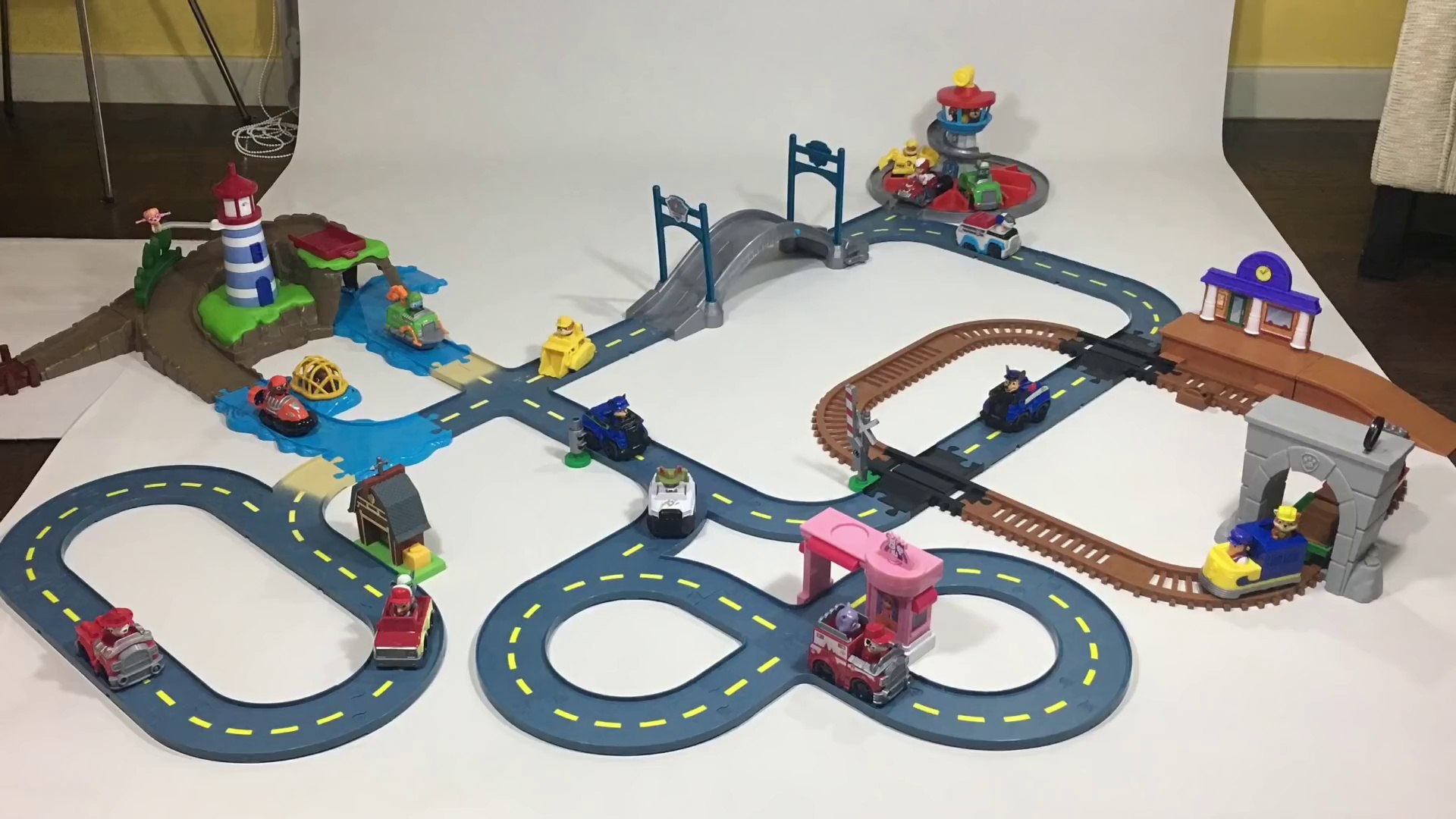 paw patrol railway track set