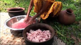 Chicken Recipe ❤ Village Special Spicy Chicken Curry prepared by Grandma | Village Life