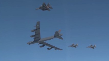 美 B-52 전략폭격기, 또 남중국해 비행...中, 강력 반발 / YTN