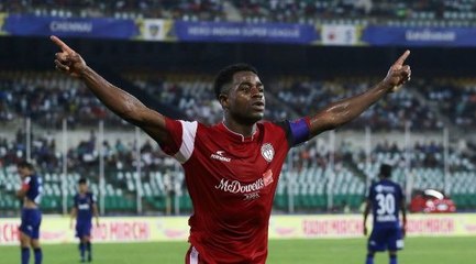 Bartholomew Ogbeche plante un triplé en 10 minutes