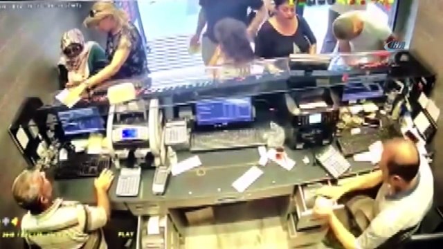 Şişli’de Döviz Bürosunda Silahlı Soygun Kamerada