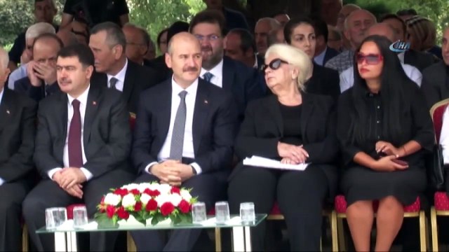 Adnan Menderes Dualarla Anıldı