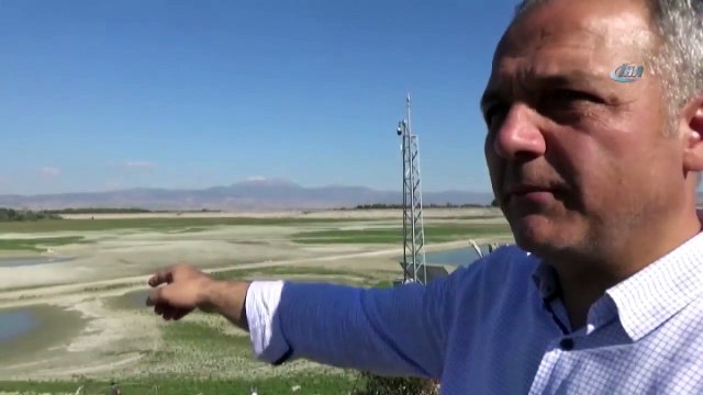 Yedikır Baraj Gölü'nde Sular Çekilince Adaya Yol Açıldı