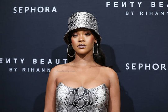 Rihanna Launches 'Tuesday Tutorials' Beauty Vlog