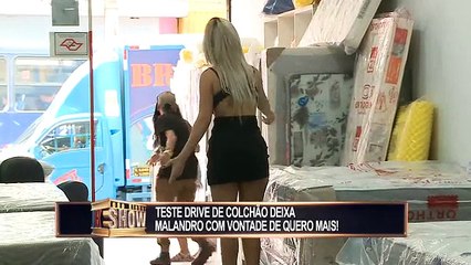 Quem não faria um test drive de colchão com essa gata