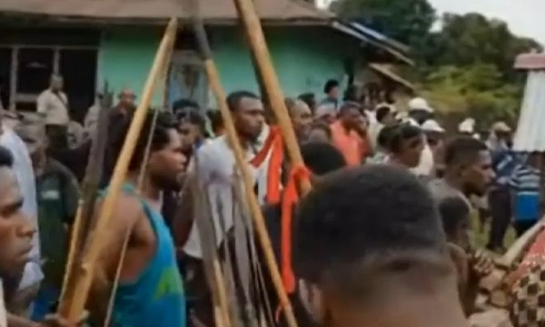 Kepala Dinas Dibacok Bawahan, Para PNS Blokade Jalan