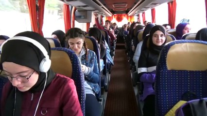 Bu belediye öğrencileri okullarına ücretsiz taşıyor