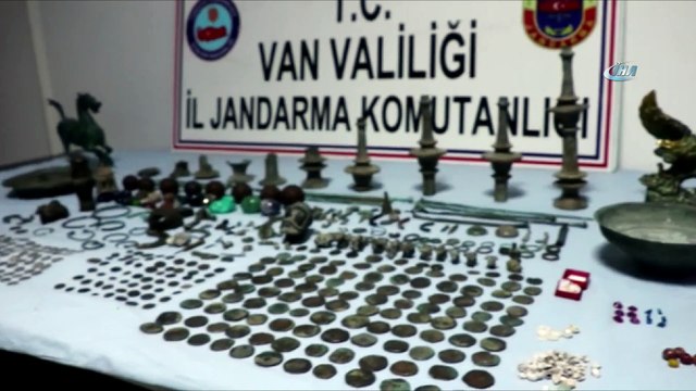 Van’da kaçakçılık operasyonu: 629 parça tarihi eser ele geçirildi