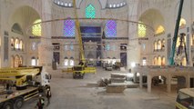 Çamlıca Camii'nin Devasa Avizesi Yerleştirildi