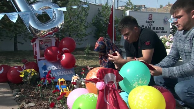 Şehit Bedirhan bebeğin ilk doğum günü mezarında kutlandı