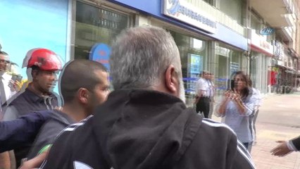 Emniyet müdürlüğü karşısında havaya açılan ateş paniğe neden oldu